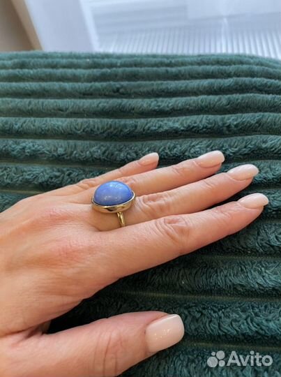 Кольцо с синим камнем