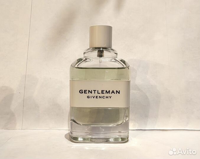 Туалетная вода Dior, Givenchy, Carolina Herrera