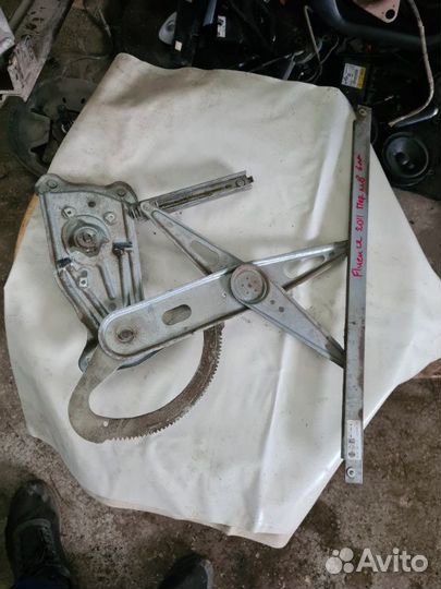 Стеклоподъемник передний левый Renault Fluence