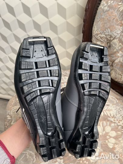 Лыжные ботинки на р.37-38