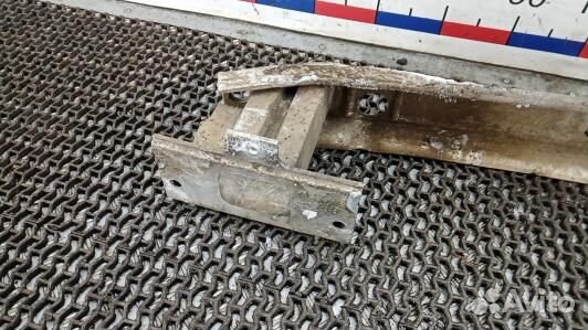 Усилитель бампера передний (кронштейн) mercedes benz E-class W212 (3NK17G901)