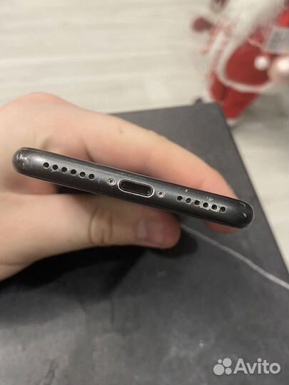 iPhone 8, 64 ГБ