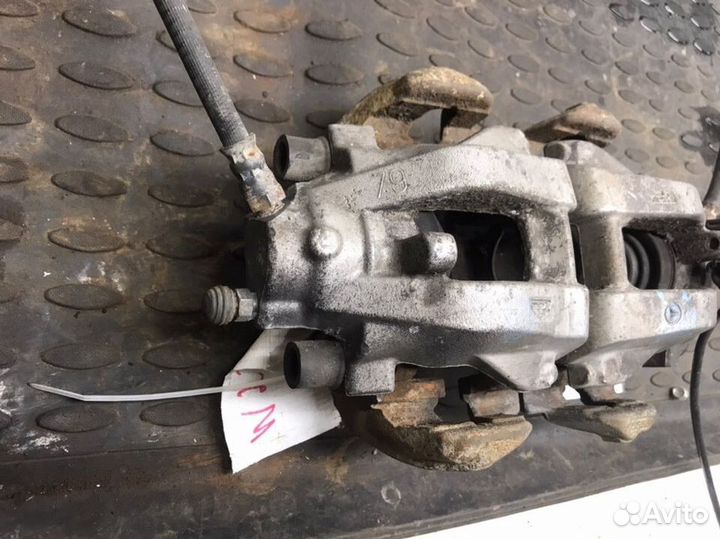 Супорта задние на Mercedes Benz W220 2003 г 5.0 л