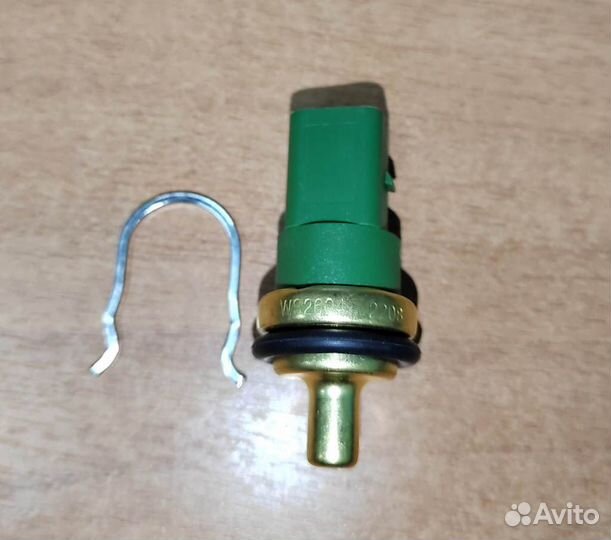 Датчик температуры жидкости VW / Audi 4х конт