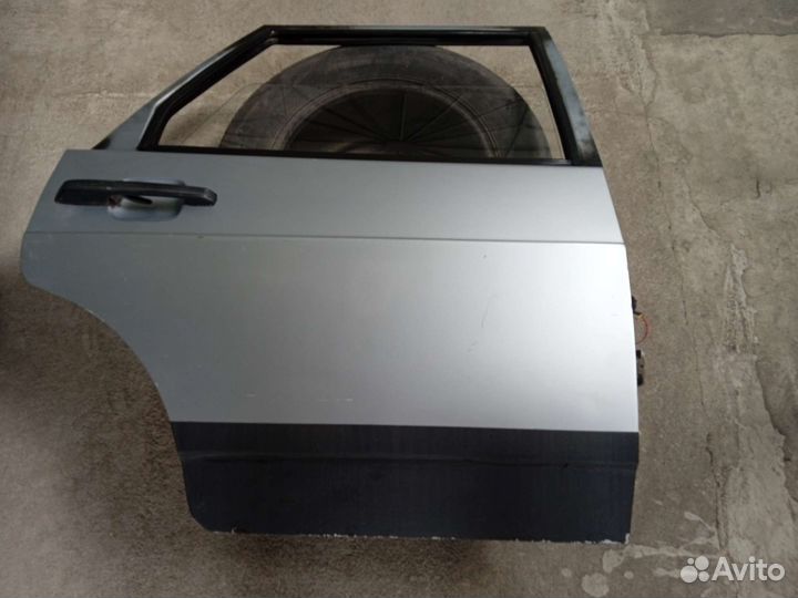 Продам задние двери ваз 2109