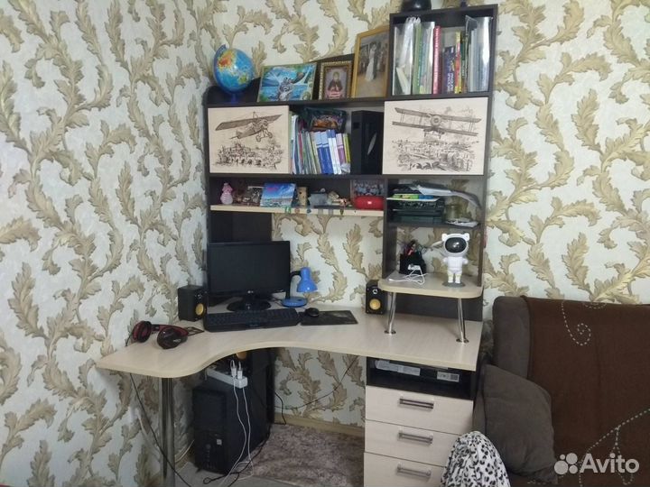 Продам школьный угловой стол