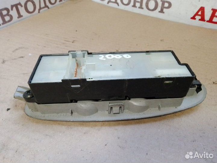 Блок управления стеклоподъемниками передний левый