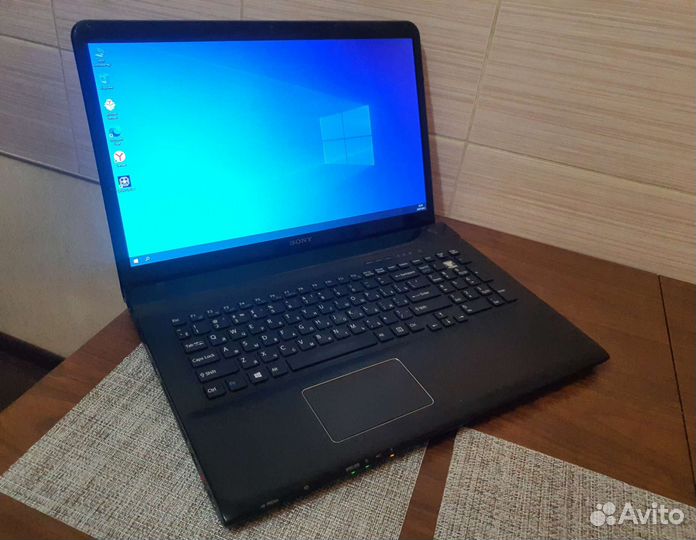 Ноутбук sony Vaio 17.3/500GB