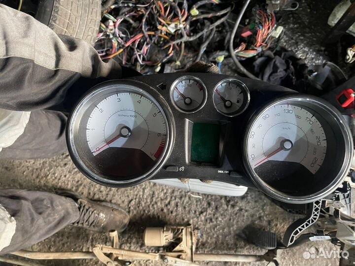 Щиток приборов пежо 308
