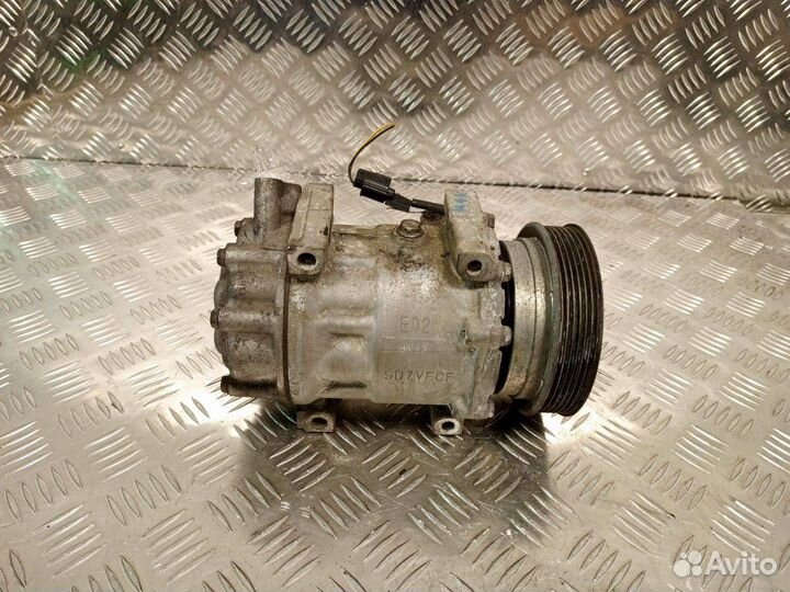 Компрессор кондиционера Renault Duster 926009865R