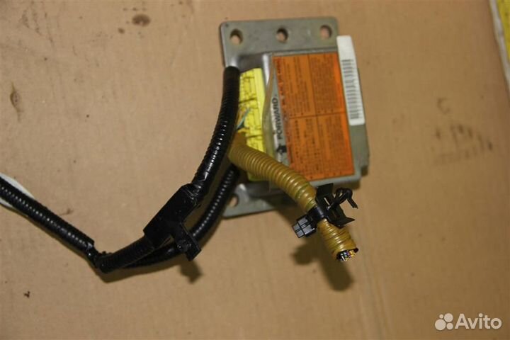 Блок управления AIR BAG Nissan R'nessa (n30) 1997