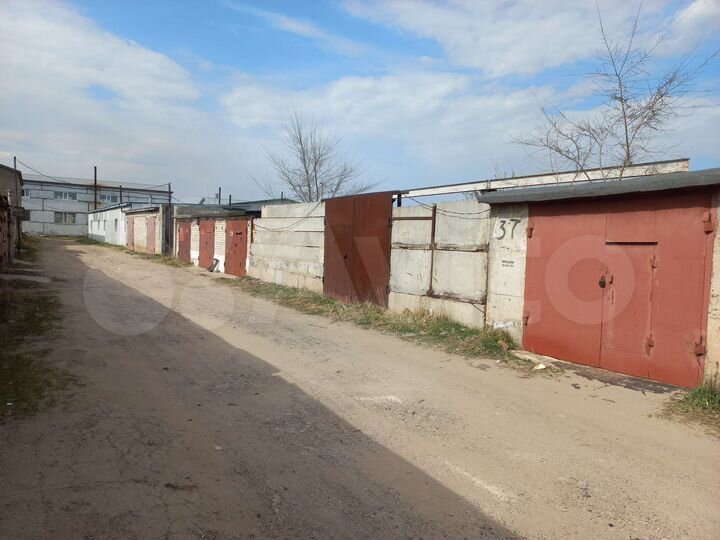 Гараж, > 30 м²