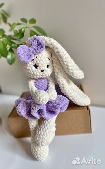 Зайки балерины. Вязаные. Ручная работа