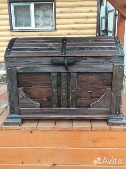 Сундук деревянный