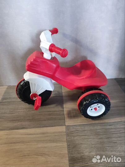 Трехколесный велосипед