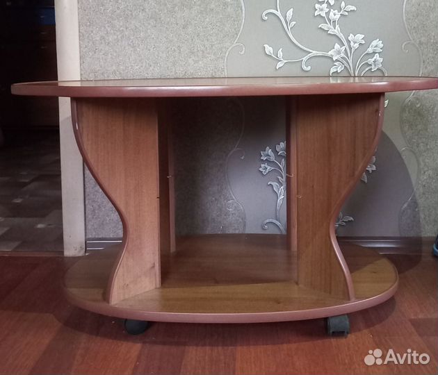 Журнальный столик