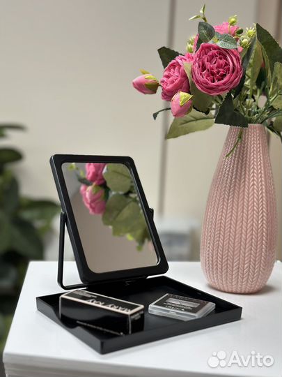 Зеркало от мэри кэй с держателем и косметичкой