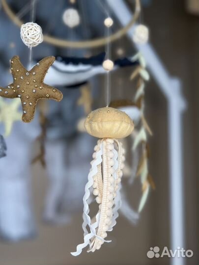 Мобиль в кроватку новый