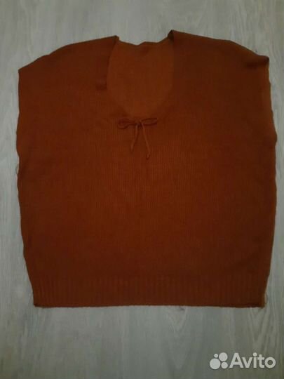 Жилет вязаный