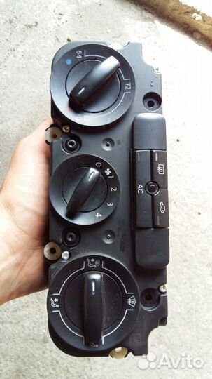 Фольксваген Джетта 5 блок управления климатом