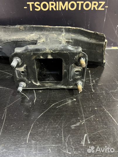 Усилитель заднего бампера мерседес w218 cls500