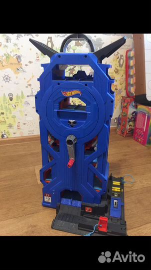 Hot wheels mega garage