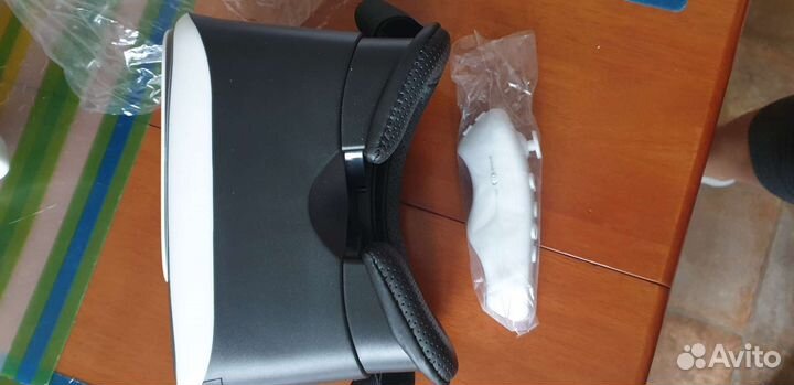 Очки виртуальной реальности с пультом