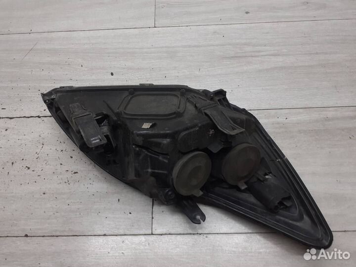 Фара левая Ford Focus 2