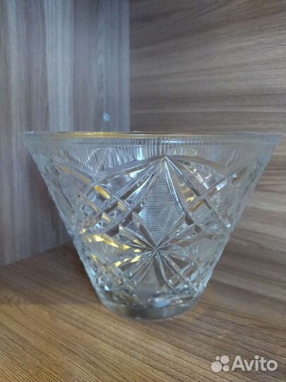 Хрустальная ваза