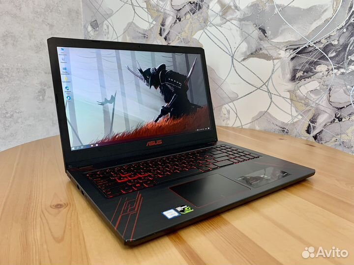 Игровой Asus i5 8250U/GTX 1050