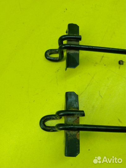 Крепление аккумулятора Mazda Bongo SS28M R2 1999