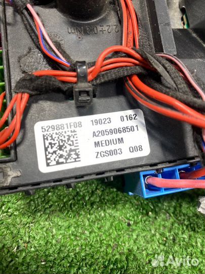 Блок предохранителей задний Mercedes-Benz C-Class