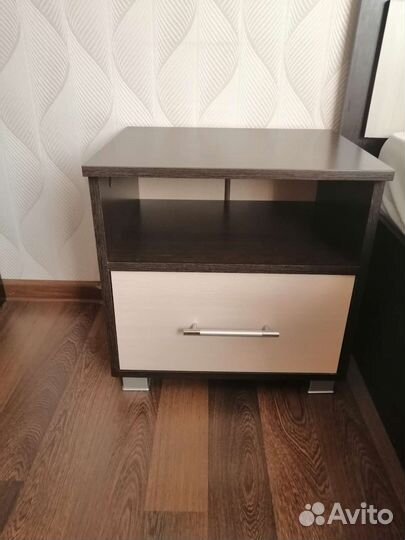 Тумба прикроватная