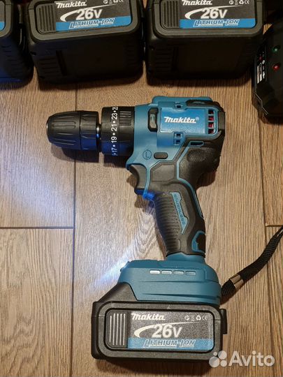 Набор 4в1 Makita + 4 аккумулятора, зарядное + кейс