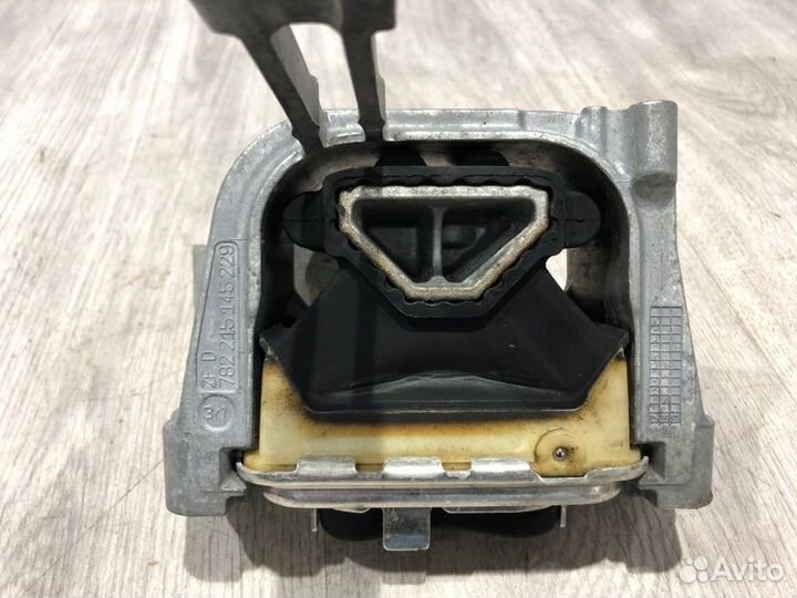 Опора двигателя правая Skoda Octavia A7 CWV 2019