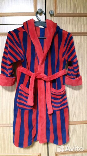 Халат махровый с капюшоном,очень мягкий и теплый,д