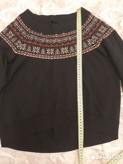 Свитер шерстяной женский