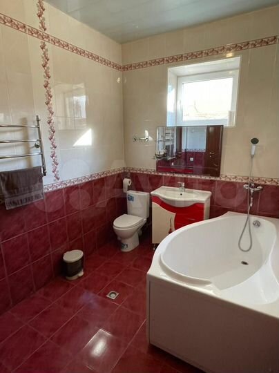 Комната 28 м², 1/3 эт.