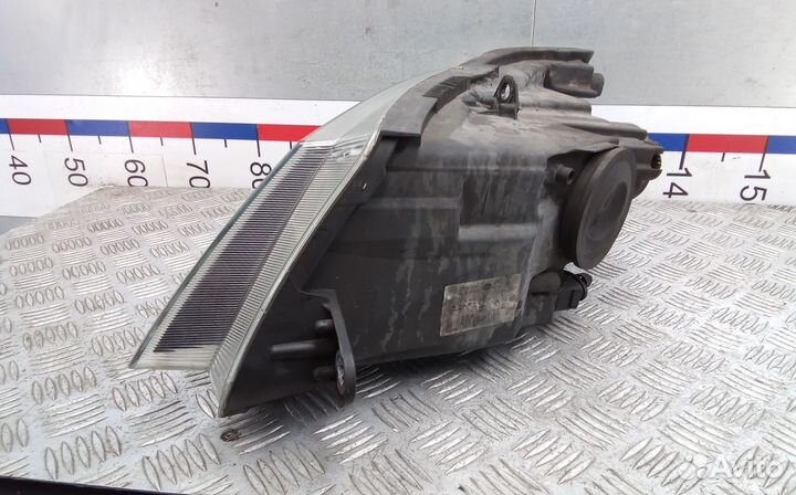 Фара правая Skoda Superb