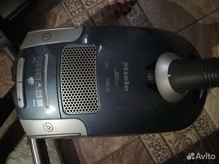 Запчасти пылесоса miele -щётки,корпус,фильтр