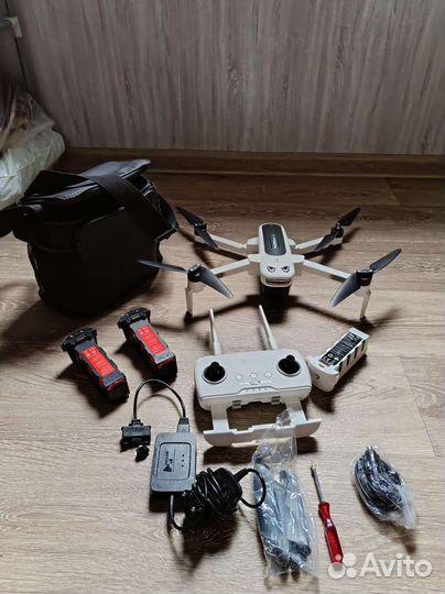 Достойный Квадрокоптер Hubsan Zino 4k