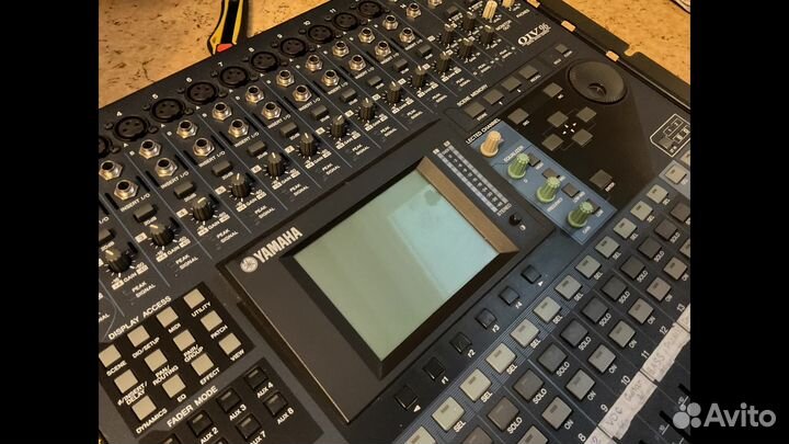 Микшерный пульт Yamaha v01 96iv2
