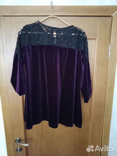 Велюровая кофта с вставкой из гипюра