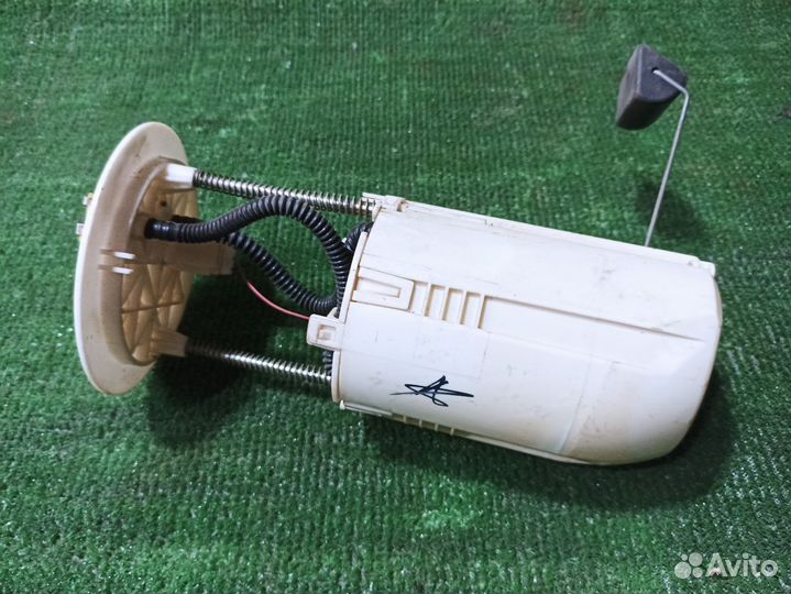 Насос топливный Toyota Hilux VII (2004—2011)