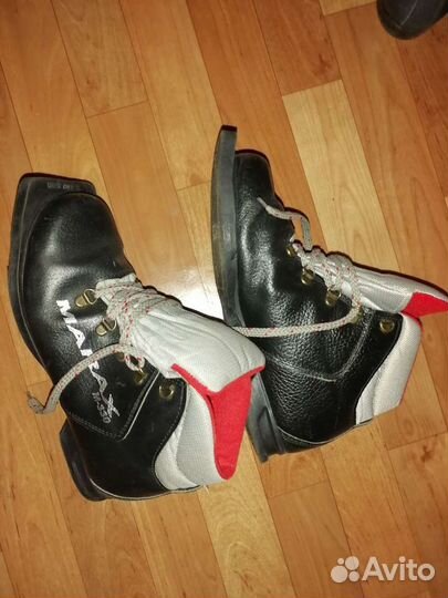 Лыжные ботинки