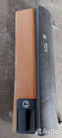 Крышка бардачка Mercedes w126