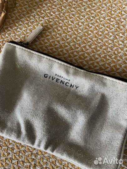 Косметички Pull&Bear Givenchy