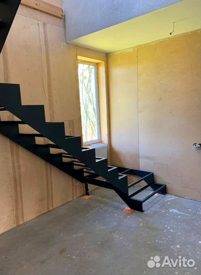 Лестница на монокосоуре