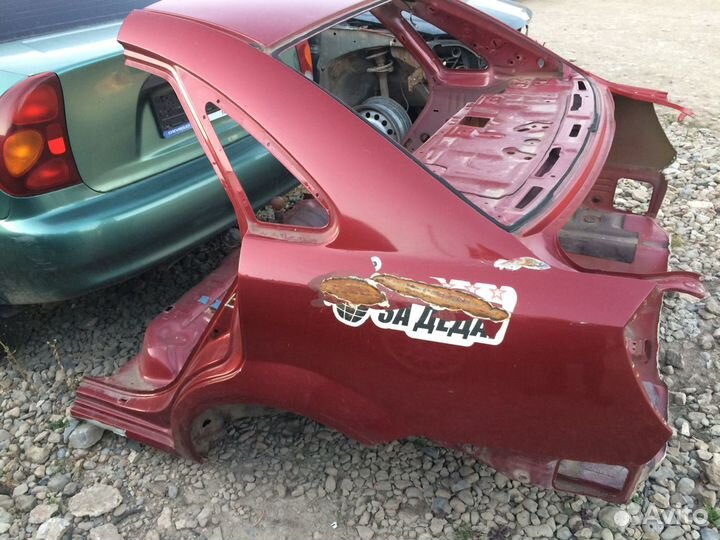 Задние крылья