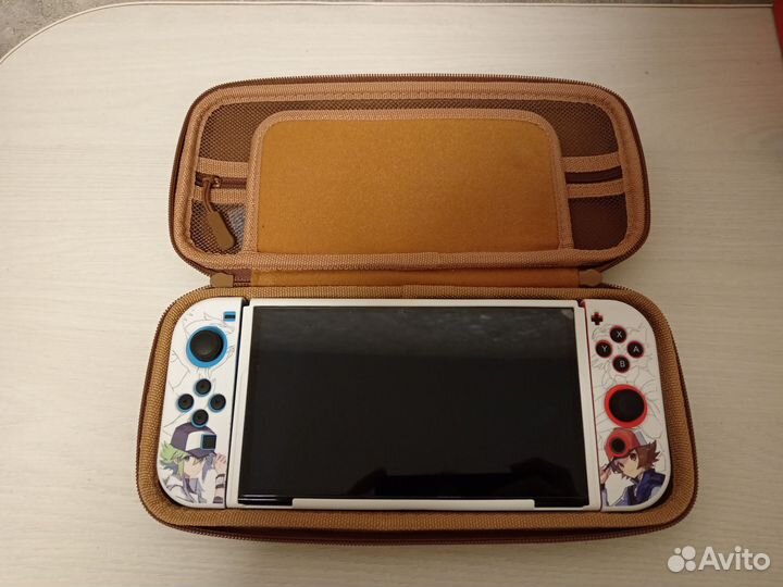 Nintendo Switch Oled, полный комплект с чехлом